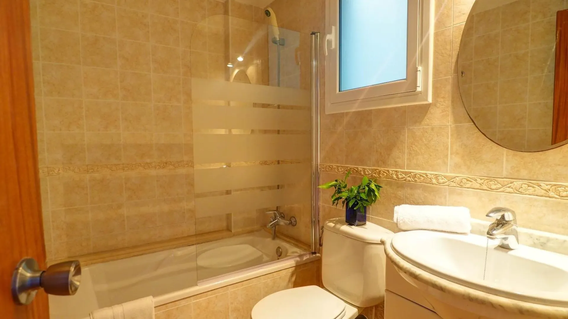 Amazing Seaview Apartment By Hello Homes Sitges